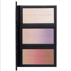 ‼️MOVING SALE‼️Kevyn aucoin highlighter!new!